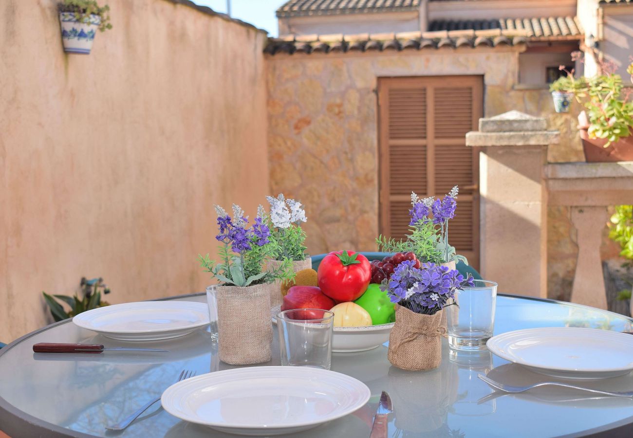 Casa em Maria de la salut - Sa Raval 082 acogedora casa de pueblo tradicional con terraza y WiFi Casa em Maria de la salut - Sa Raval 082 acogedora casa de pueblo tradicional con terraza y WiFi