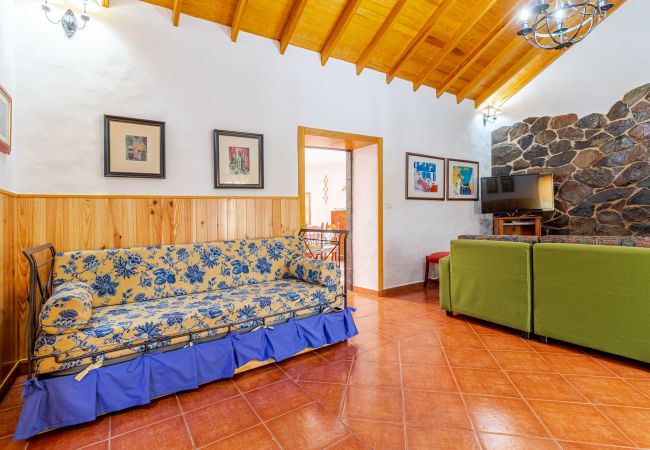 Casa em Moya - Mari House With Jacuzzi and BBQ by CanariasGetaway Casa em Moya - Mari House With Jacuzzi and BBQ by CanariasGetaway