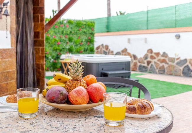 Casa em Moya - Mari House With Jacuzzi and BBQ by CanariasGetaway Casa em Moya - Mari House With Jacuzzi and BBQ by CanariasGetaway