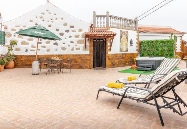 Casa em Moya - Mari House With Jacuzzi and BBQ by CanariasGetaway Casa em Moya - Mari House With Jacuzzi and BBQ by CanariasGetaway