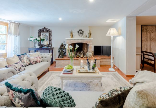 Villa em Lucca - VILLA ARSINA, Modern Italian Tradition. Private Pool Villa em Lucca - VILLA ARSINA, Modern Italian Tradition. Private Pool