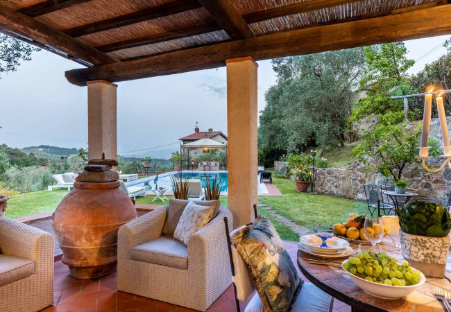 Villa em Lucca - VILLA ARSINA, Modern Italian Tradition. Private Pool Villa em Lucca - VILLA ARSINA, Modern Italian Tradition. Private Pool