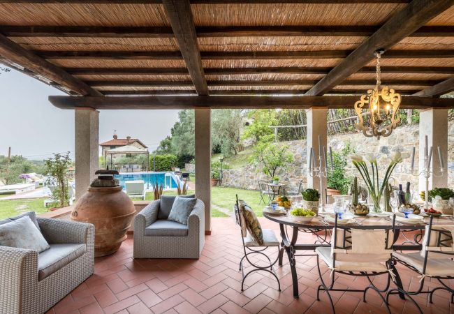 Villa em Lucca - VILLA ARSINA, Modern Italian Tradition. Private Pool Villa em Lucca - VILLA ARSINA, Modern Italian Tradition. Private Pool
