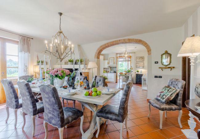 Villa em Lucca - VILLA ARSINA, Modern Italian Tradition. Private Pool Villa em Lucca - VILLA ARSINA, Modern Italian Tradition. Private Pool