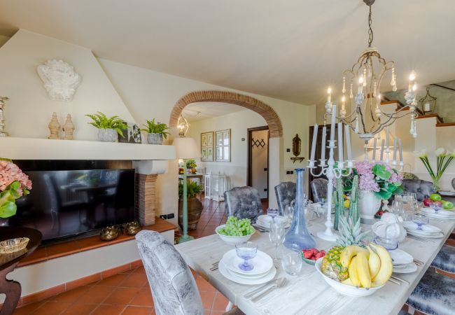 Villa em Lucca - VILLA ARSINA, Modern Italian Tradition. Private Pool Villa em Lucca - VILLA ARSINA, Modern Italian Tradition. Private Pool