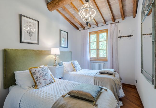 Villa em Lucca - VILLA ARSINA, Modern Italian Tradition. Private Pool Villa em Lucca - VILLA ARSINA, Modern Italian Tradition. Private Pool