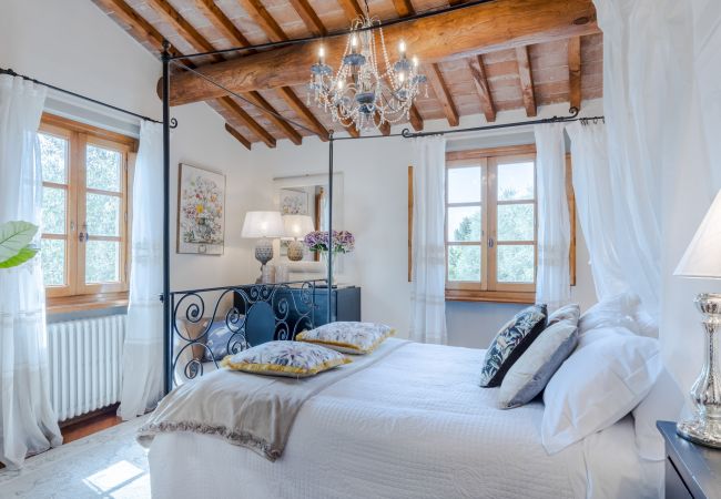 Villa em Lucca - VILLA ARSINA, Modern Italian Tradition. Private Pool Villa em Lucca - VILLA ARSINA, Modern Italian Tradition. Private Pool