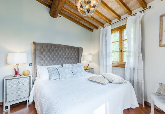 Villa em Lucca - VILLA ARSINA, Modern Italian Tradition. Private Pool Villa em Lucca - VILLA ARSINA, Modern Italian Tradition. Private Pool