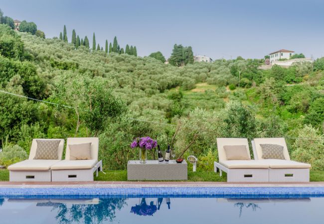 Villa em Lucca - VILLA ARSINA, Modern Italian Tradition. Private Pool Villa em Lucca - VILLA ARSINA, Modern Italian Tradition. Private Pool
