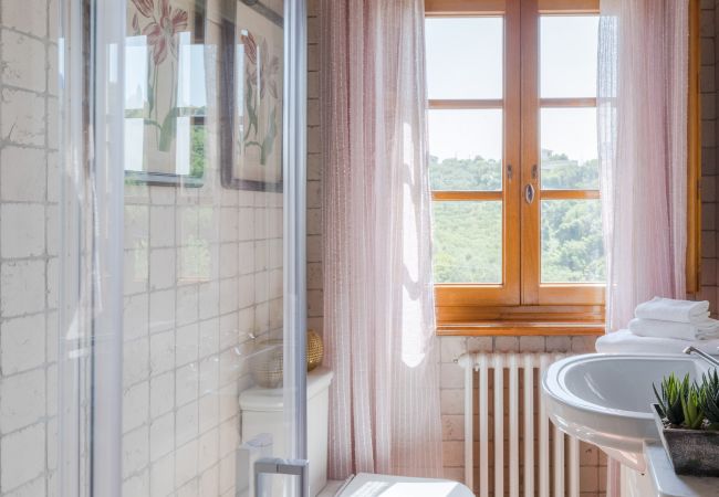 Villa em Lucca - VILLA ARSINA, Modern Italian Tradition. Private Pool Villa em Lucca - VILLA ARSINA, Modern Italian Tradition. Private Pool