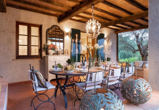 Villa em Lucca - VILLA ARSINA, Modern Italian Tradition. Private Pool Villa em Lucca - VILLA ARSINA, Modern Italian Tradition. Private Pool