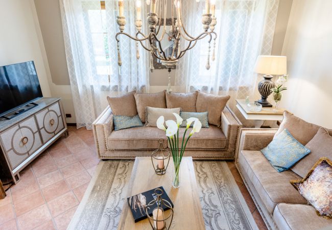 Villa em Lucca - Nonna Bianca, a Genuine Farmhouse in Sant'Alessio, Lucca Villa em Lucca - Nonna Bianca, a Genuine Farmhouse in Sant'Alessio, Lucca