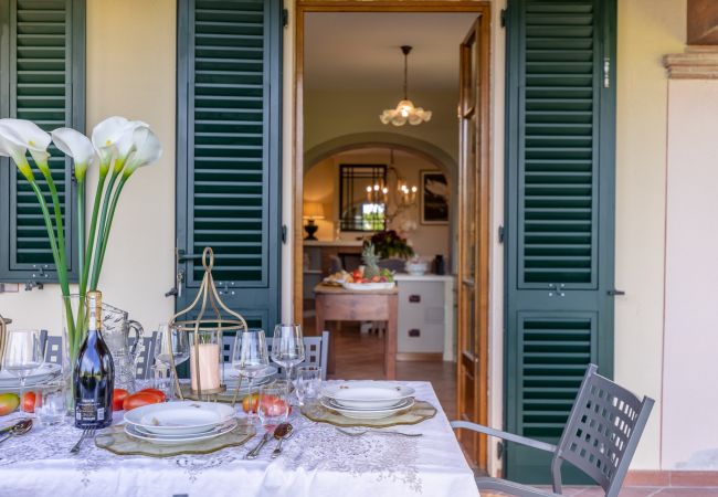 Villa em Lucca - Nonna Bianca, a Genuine Farmhouse in Sant'Alessio, Lucca Villa em Lucca - Nonna Bianca, a Genuine Farmhouse in Sant'Alessio, Lucca