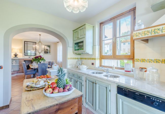 Villa em Lucca - Nonna Bianca, a Genuine Farmhouse in Sant'Alessio, Lucca Villa em Lucca - Nonna Bianca, a Genuine Farmhouse in Sant'Alessio, Lucca