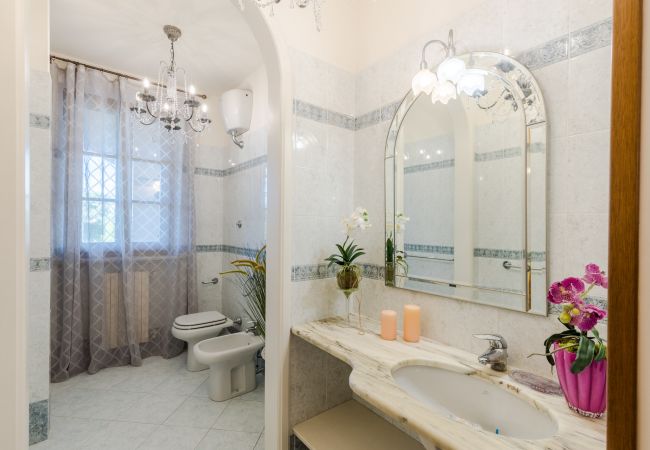 Villa em Lucca - Nonna Bianca, a Genuine Farmhouse in Sant'Alessio, Lucca Villa em Lucca - Nonna Bianca, a Genuine Farmhouse in Sant'Alessio, Lucca