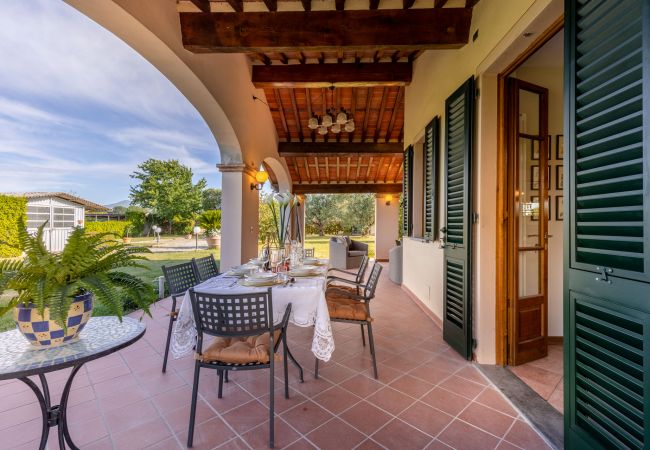 Villa em Lucca - Nonna Bianca, a Genuine Farmhouse in Sant'Alessio, Lucca Villa em Lucca - Nonna Bianca, a Genuine Farmhouse in Sant'Alessio, Lucca