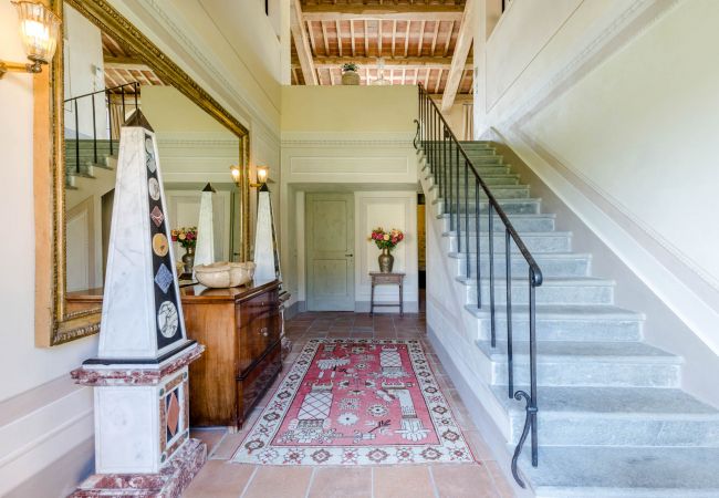 Villa em Lucca - Luxury Wine Estate Villa Framed Among Lucca' Hills Villa em Lucca - Luxury Wine Estate Villa Framed Among Lucca' Hills