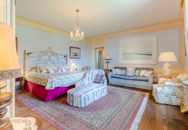 Villa em Lucca - Luxury Wine Estate Villa Framed Among Lucca' Hills Villa em Lucca - Luxury Wine Estate Villa Framed Among Lucca' Hills