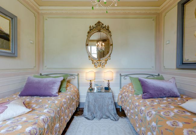 Villa em Lucca - Luxury Wine Estate Villa Framed Among Lucca' Hills Villa em Lucca - Luxury Wine Estate Villa Framed Among Lucca' Hills