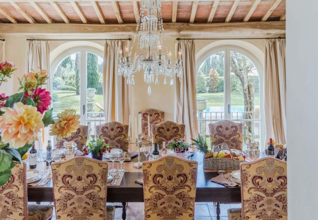 Villa em Lucca - Luxury Wine Estate Villa Framed Among Lucca' Hills Villa em Lucca - Luxury Wine Estate Villa Framed Among Lucca' Hills