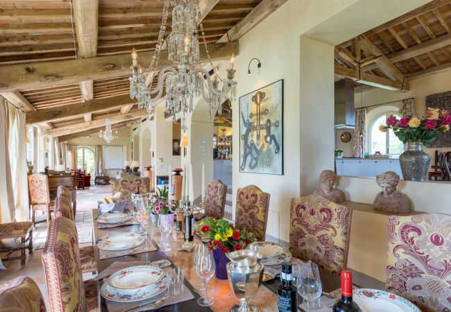 Villa em Lucca - Luxury Wine Estate Villa Framed Among Lucca' Hills Villa em Lucca - Luxury Wine Estate Villa Framed Among Lucca' Hills