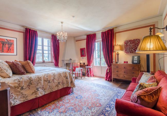 Villa em Lucca - Luxury Wine Estate Villa Framed Among Lucca' Hills Villa em Lucca - Luxury Wine Estate Villa Framed Among Lucca' Hills