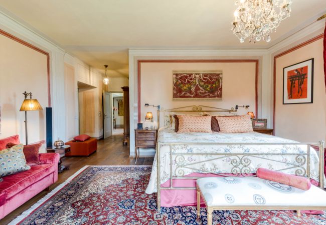 Villa em Lucca - Luxury Wine Estate Villa Framed Among Lucca' Hills Villa em Lucca - Luxury Wine Estate Villa Framed Among Lucca' Hills