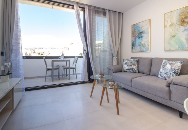  em Las Palmas de Gran Canaria - Mainstream home with balcony By Canariasgetaway