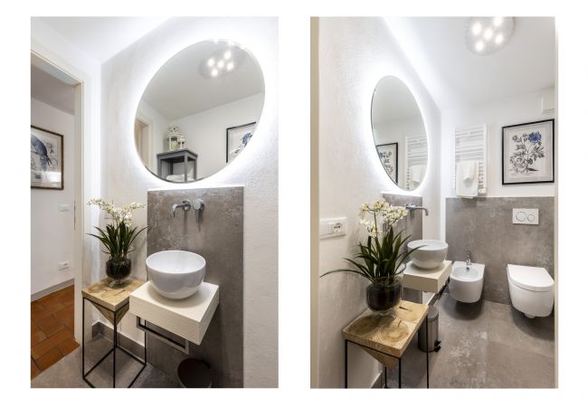 Apartamento em Lucca - A Million Dollar's View: the Lucca Colosseum. Luxury 1 bedroom 1 Bathroom Apartment Apartamento em Lucca - A Million Dollar's View: the Lucca Colosseum. Luxury 1 bedroom 1 Bathroom Apartment