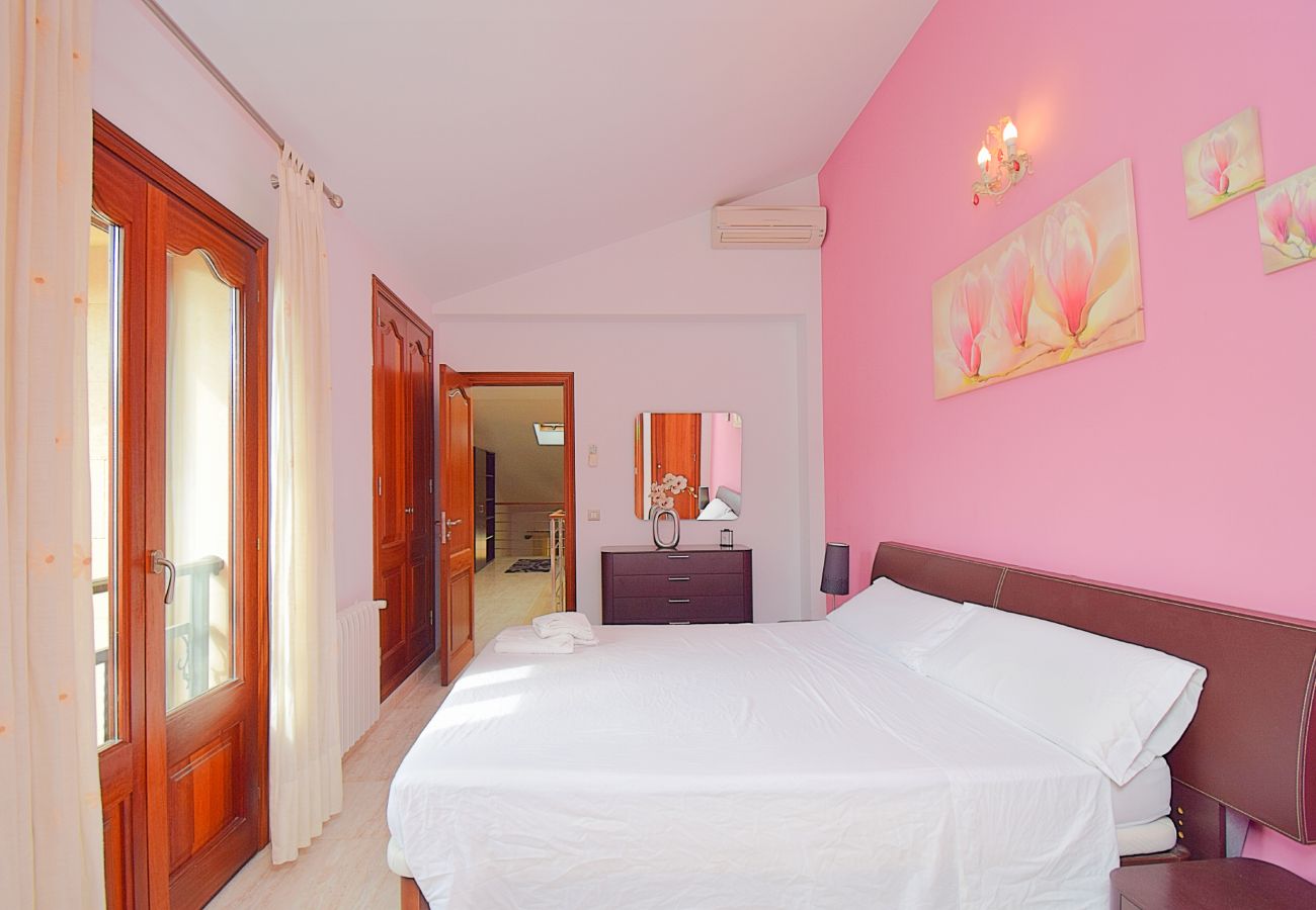 Casa em Muro - Capavila 196 fantástica villa con piscina privada, terraza, aire acondicionado y WiFi Casa em Muro - Capavila 196 fantástica villa con piscina privada, terraza, aire acondicionado y WiFi