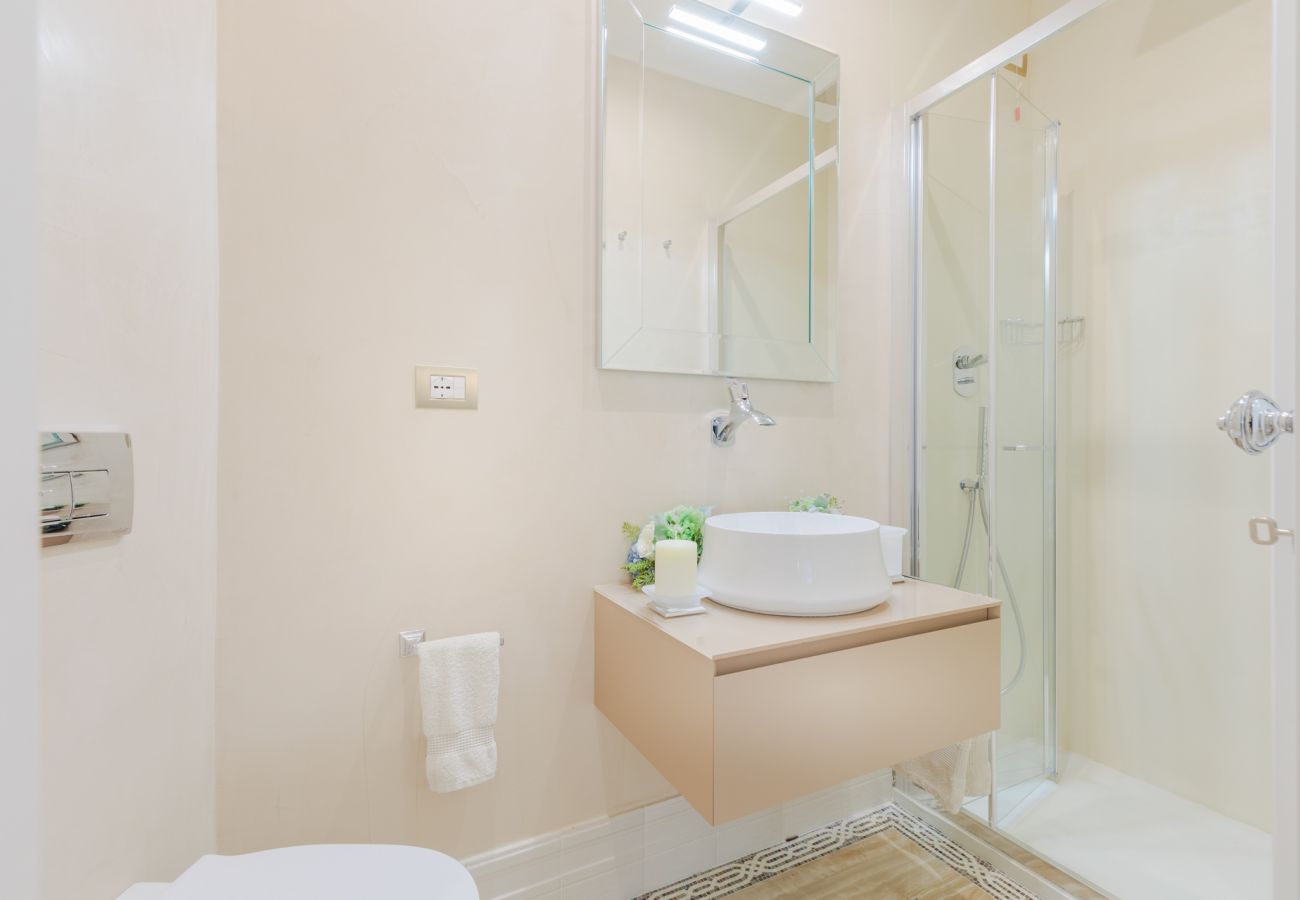 Apartamento em Lucca - Luxury 3 Bedrooms Apartment with Elevator inside Lucca by the Main Square Piazza San Michele  Apartamento em Lucca - Luxury 3 Bedrooms Apartment with Elevator inside Lucca by the Main Square Piazza San Michele