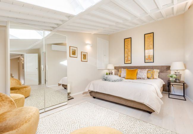 Apartamento em Lucca - Grand 3 bedrooms Apartment with elevator inside the walls of Lucca Apartamento em Lucca - Grand 3 bedrooms Apartment with elevator inside the walls of Lucca