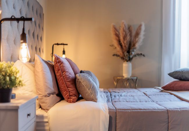 Apartamento em Lucca - Casa Gina, a modern charming urban retreat with free parking by the train station and the Walls of Lucca Apartamento em Lucca - Casa Gina, a modern charming urban retreat with free parking by the train station and the Walls of Lucca