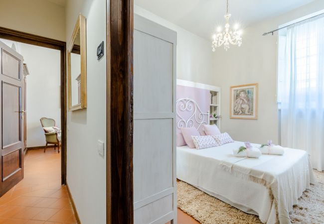 Apartamento em Lucca - The Garden Along The Stream, romantic apartment with private garden inside the walls of Lucca Apartamento em Lucca - The Garden Along The Stream, romantic apartment with private garden inside the walls of Lucca