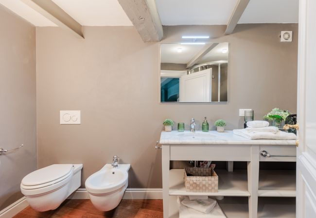 Apartamento em Lucca - Contemporary 4 bedrooms 4 bathrooms Apartment Apartamento em Lucca - Contemporary 4 bedrooms 4 bathrooms Apartment