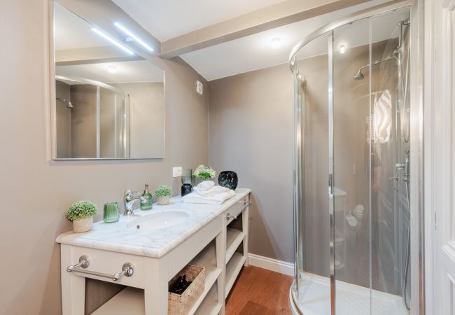 Apartamento em Lucca - Contemporary 4 bedrooms 4 bathrooms Apartment Apartamento em Lucca - Contemporary 4 bedrooms 4 bathrooms Apartment