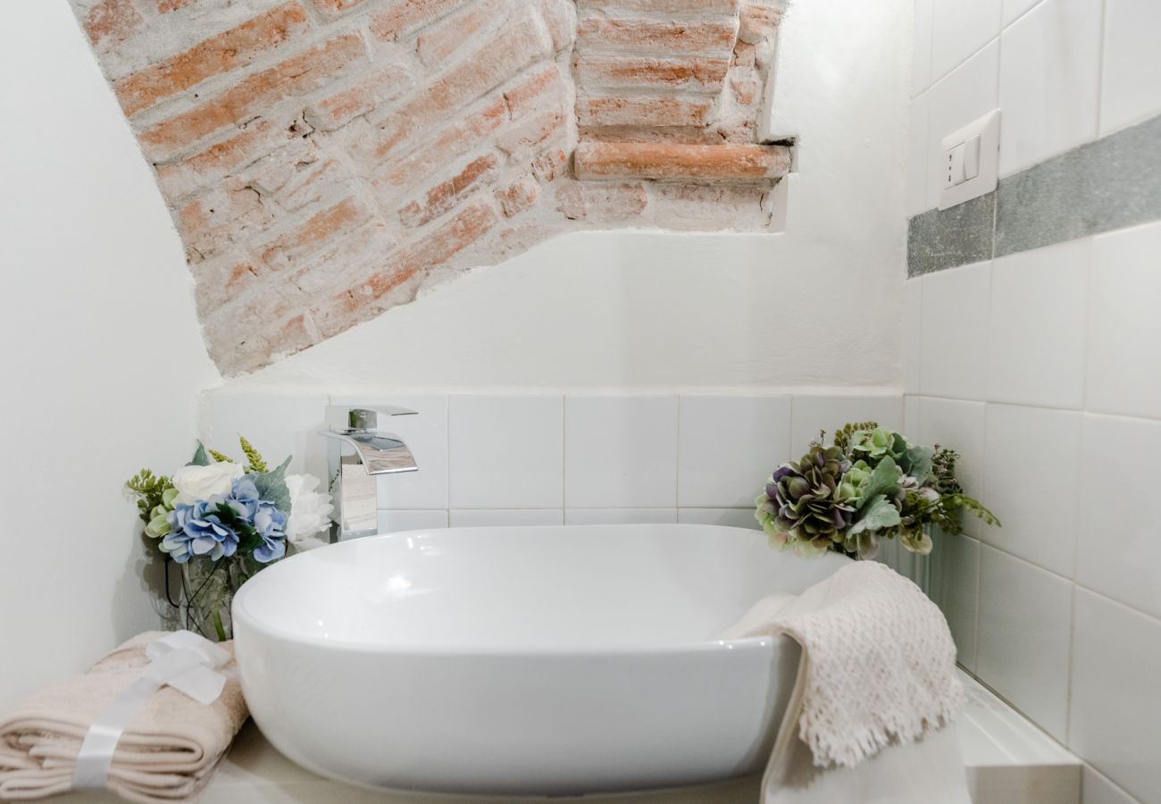 Apartamento em Lucca - Smart & Stylish Studio inside the Walls of Lucca Apartamento em Lucca - Smart & Stylish Studio inside the Walls of Lucca