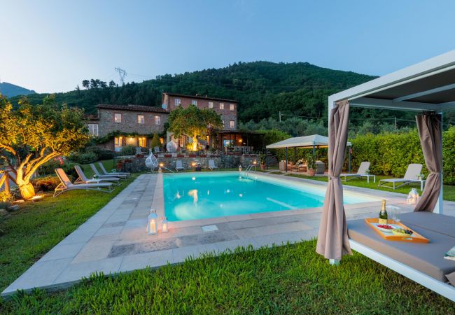 Villa em Lucca - Tuscan Fizz, a traditional Stone Farmhouse with Private Pool and Amazing View among the Vineyards in Lucca