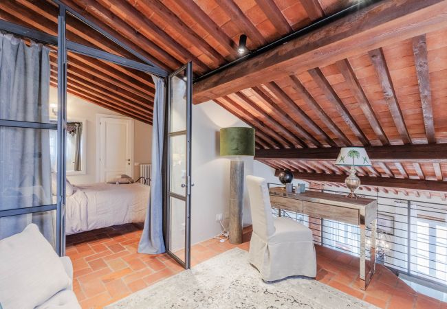 Apartamento em Lucca - Casa Lucky, Romantic Modern 3 bedrooms Penthouse inside the Walls of Lucca Apartamento em Lucca - Casa Lucky, Romantic Modern 3 bedrooms Penthouse inside the Walls of Lucca