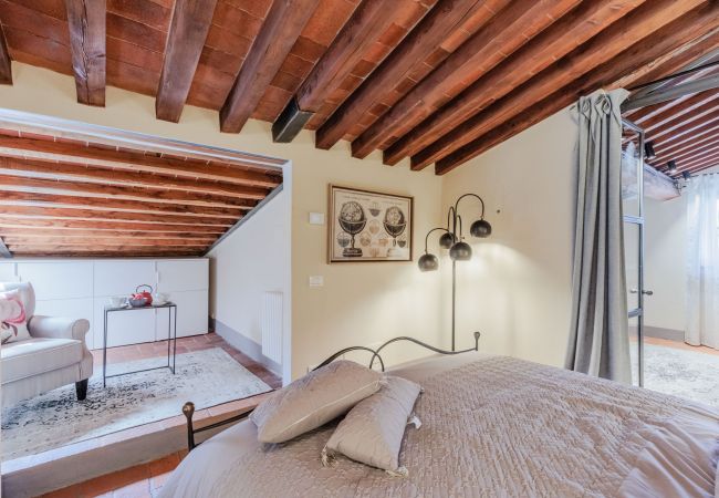 Apartamento em Lucca - Casa Lucky, Romantic Modern 3 bedrooms Penthouse inside the Walls of Lucca Apartamento em Lucca - Casa Lucky, Romantic Modern 3 bedrooms Penthouse inside the Walls of Lucca