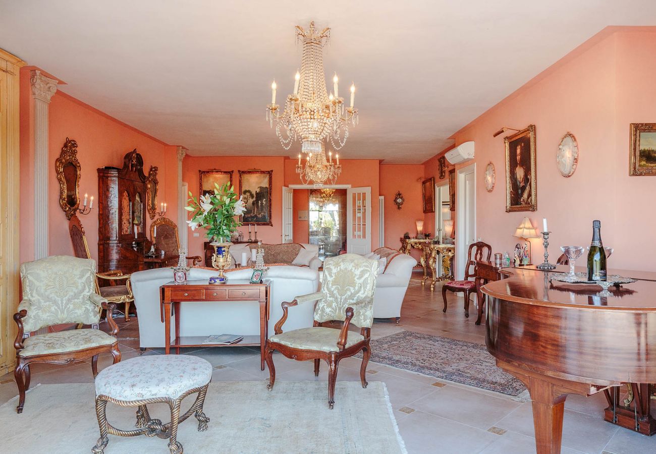 Apartamento em Lucca - Casa Dieter, a superb 2 bedrooms Apartment with Grand Terrace and private parking in Central Lucca Apartamento em Lucca - Casa Dieter, a superb 2 bedrooms Apartment with Grand Terrace and private parking in Central Lucca