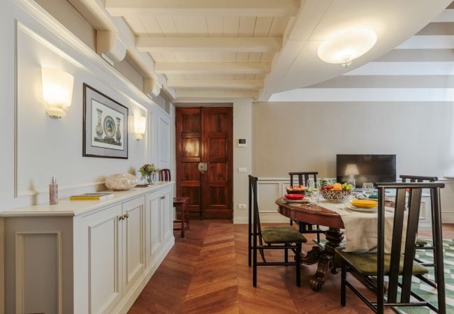 Apartamento em Lucca - Casa Edgar, elegant and classy first floor apartment inside the walls of Lucca Apartamento em Lucca - Casa Edgar, elegant and classy first floor apartment inside the walls of Lucca