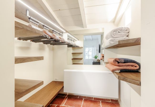 Villa em Lucca - Tramonto Farmhouse, a Luxury Retreat and a Contemporary Story of Tradition Villa em Lucca - Tramonto Farmhouse, a Luxury Retreat and a Contemporary Story of Tradition