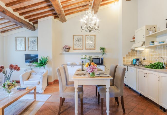 Apartamento em Monte San quirico - Maria Farmhouse Apartment in Wine Resort in Lucca Apartamento em Monte San quirico - Maria Farmhouse Apartment in Wine Resort in Lucca