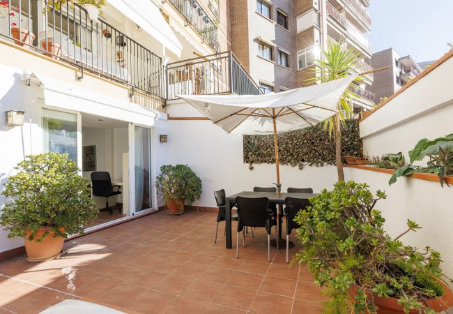 Apartamento em Barcelona - Private terrace, 3 bedrooms, 2 bathrooms, central Barcelona Apartamento em Barcelona - Private terrace, 3 bedrooms, 2 bathrooms, central Barcelona