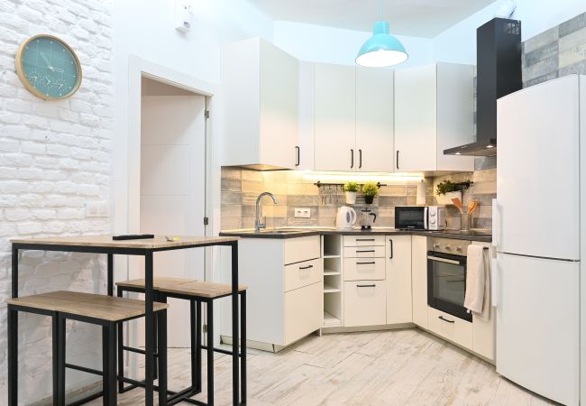 Apartamento em Madrid - Moderno y elegante ap. Barrio Ibiza Temporal Apartamento em Madrid - Moderno y elegante ap. Barrio Ibiza Temporal