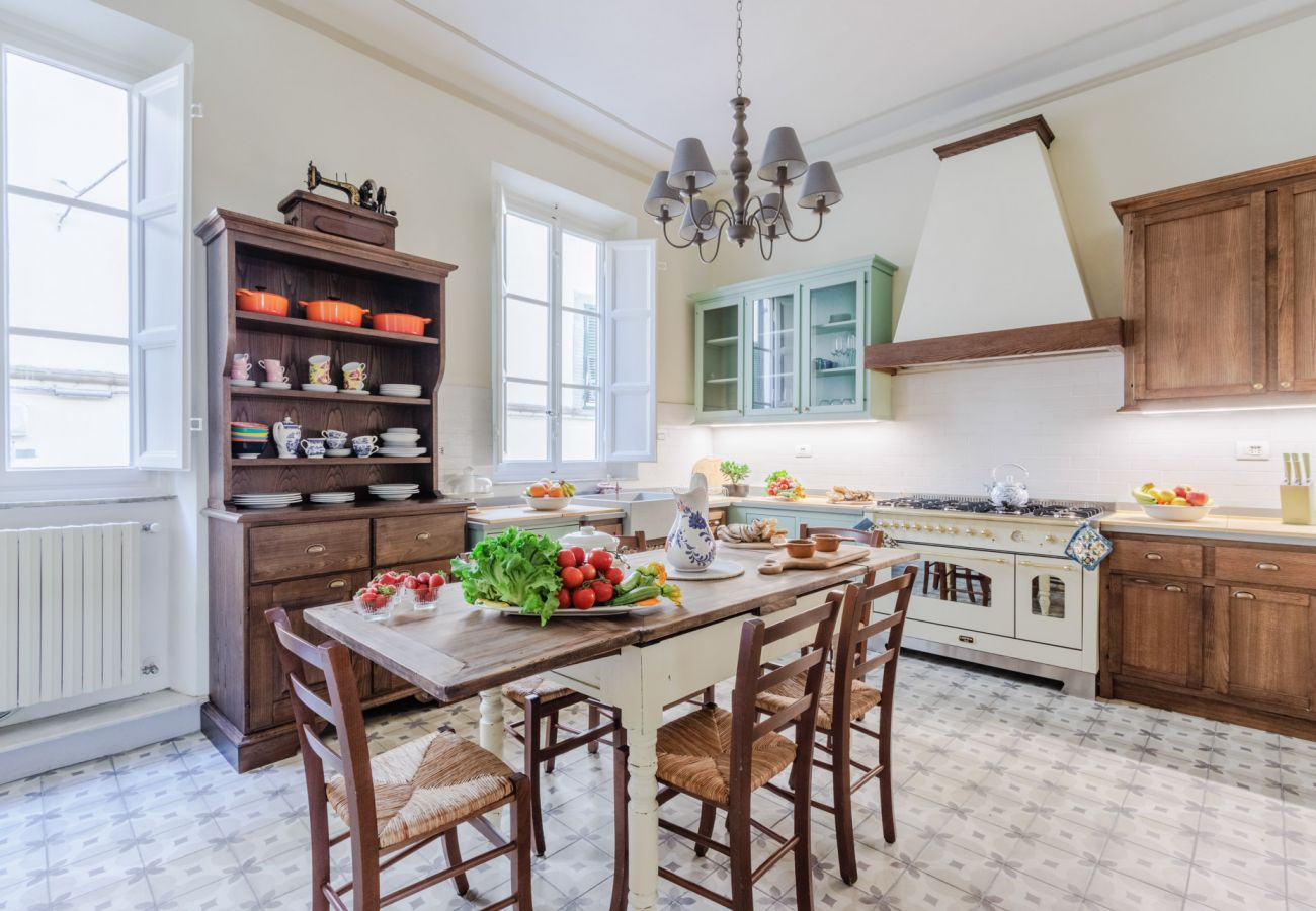 Apartamento em Lucca - The Healing Garden, 4 bedrooms Villa inside the Walls Apartamento em Lucca - The Healing Garden, 4 bedrooms Villa inside the Walls