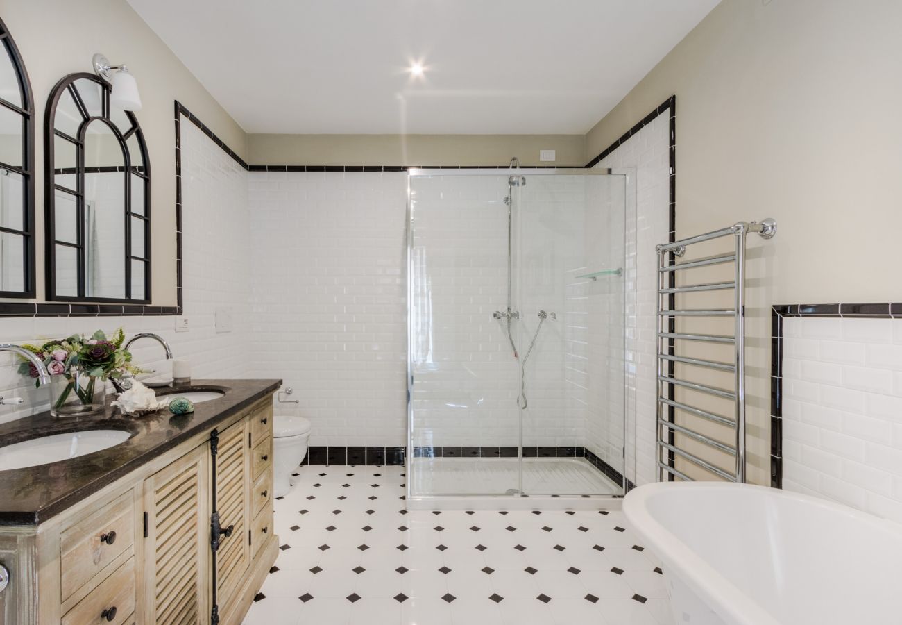 Apartamento em Lucca - The Healing Garden, 4 bedrooms Villa inside the Walls Apartamento em Lucca - The Healing Garden, 4 bedrooms Villa inside the Walls