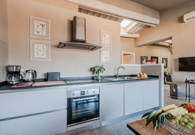 Apartamento em Lucca - Casa Marta, Luxury 2 Bedrooms Apartment with Terrace Inside the Walls of Lucca Apartamento em Lucca - Casa Marta, Luxury 2 Bedrooms Apartment with Terrace Inside the Walls of Lucca