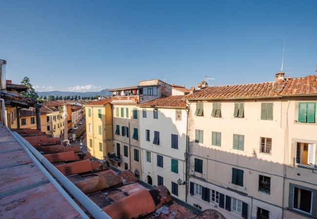 Apartamento em Lucca - Casa Marta, Luxury 2 Bedrooms Apartment with Terrace Inside the Walls of Lucca Apartamento em Lucca - Casa Marta, Luxury 2 Bedrooms Apartment with Terrace Inside the Walls of Lucca